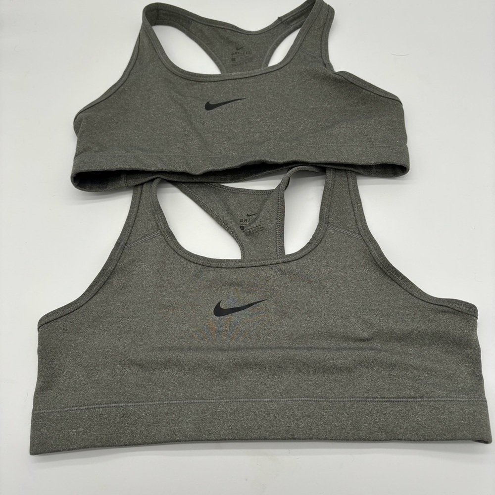2 Nike women’s sports bras.‎ Grey sz large